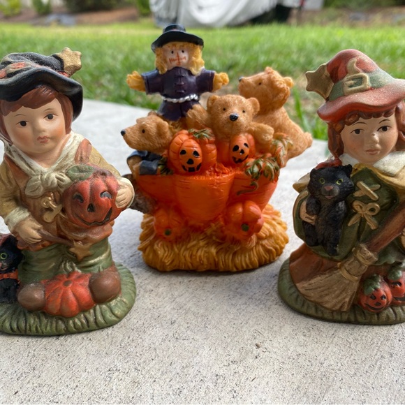 Vintage Halloween Home Decor Salt & Pepper shaker And Teddy Bear Witch Decor - Picture 2 of 8